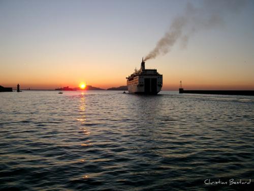 Le bateau qui le port